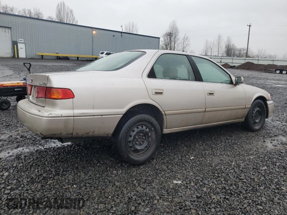 2001 Toyota Camry CE with VIN 4T1BG22K41U781013, listed as a Copart auction lot 43444885 with 183,925 mi miles and Salvage Title. Bid and sale history available at carsss.com. Image 3.