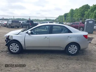 2010 Kia Forte EX z VIN KNAFU4A27A5834628, wystawiony jako IAAI lot #42123726 z przebiegiem 89 402 mil mil oraz . Historia ofert i sprzedaży dostępna na DreamBid. Obrazek 15.