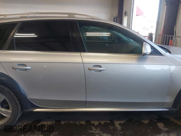 2013 Audi allroad A4 Premium Plus z VIN WA1UFAFL5DA210465, wystawiony jako IAAI lot #42207403 z przebiegiem 217 477 mil mil oraz . Historia ofert i sprzedaży dostępna na DreamBid. Obrazek 13.
