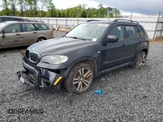 2013 BMW X5 xDrive35i z VIN 5UXZV4C5XD0G53045, wystawiony jako Copart lot #52986625 z przebiegiem 130 237 mil mil oraz Tytuł czysty. Historia ofert i sprzedaży dostępna na DreamBid. Obrazek 1.