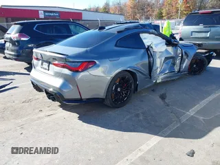 2023 BMW M4 Competition xDrive с VIN WBS43AZ01PCM48086, выставлен на аукционе IAAI как лот 40899240 с пробегом 9 597 миль миль и . История ставок и продаж доступна на DreamBid. Изображение 4.