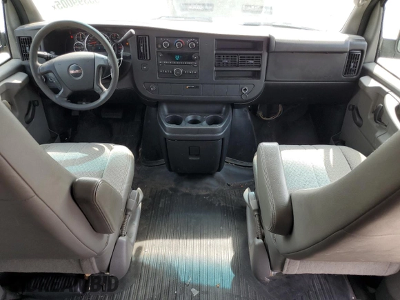 2010 GMC Savana z VIN 1GTUGAD42A1143608, wystawiony jako Copart lot #55399005 z przebiegiem 124 929 mil mil oraz Szkoda całkowita • Salvage title. Historia ofert i sprzedaży dostępna na DreamBid. Obrazek 8.