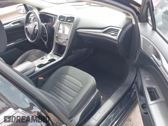 2020 Ford Fusion SE z VIN 3FA6P0LU7LR170922, wystawiony jako IAAI lot #42121025 z przebiegiem 115 799 mil mil oraz . Historia ofert i sprzedaży dostępna na DreamBid. Obrazek 5.