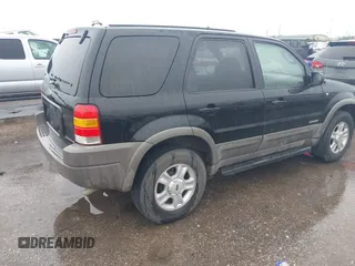 2002 Ford Escape XLT Choice с VIN 1FMYU03172KB55319, выставлен на аукционе IAAI как лот 42482300 с пробегом 209 074 миль миль и . История ставок и продаж доступна на DreamBid. Изображение 4.