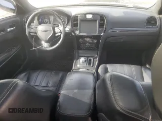 2016 Chrysler 300 S z VIN 2C3CCABG6GH167834, wystawiony jako Copart lot #48224735 z przebiegiem 93 777 mil mil oraz Szkoda całkowita • Salvage title. Historia ofert i sprzedaży dostępna na DreamBid. Obrazek 8.