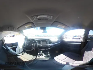 2018 Toyota Highlander LE с VIN 5TDBZRFH9JS837716, выставлен на аукционе IAAI как лот 42075645 с пробегом 36 893 миль миль и . История ставок и продаж доступна на DreamBid. Изображение 19.