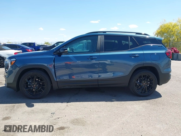 2024 GMC Terrain SLE z VIN 3GKALMEG5RL292662, wystawiony jako IAAI lot #42148356 z przebiegiem 12 939 mil mil oraz . Historia ofert i sprzedaży dostępna na DreamBid. Obrazek 14.