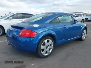 2001 Audi TT z VIN TRUWX28N011014774, wystawiony jako IAAI lot #41761518 z przebiegiem 193 169 mil mil oraz . Historia ofert i sprzedaży dostępna na DreamBid. Obrazek 4.