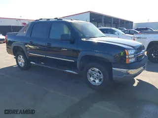 2005 Chevrolet Avalanche LS with VIN 3GNEC12Z05G181609, listed as a IAAI auction lot 41674694 with 374,407 mi miles. Bid and sale history available at carsss.com. Image 1.