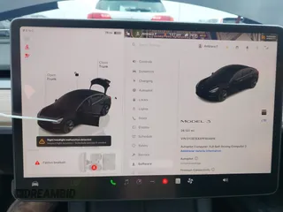 2023 Tesla Model 3 z VIN 5YJ3E1EAXPF604916, wystawiony jako IAAI lot #42461640 z przebiegiem 28 123 mil mil oraz . Historia ofert i sprzedaży dostępna na DreamBid. Obrazek 7.