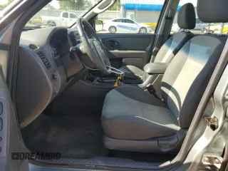 2007 Ford Escape XLS with VIN 1FMYU02Z97KB28492, listed as a Copart auction lot 58120214 with 131,889 mi miles and Salvage Title. Bid and sale history available at carsss.com. Image 7.
