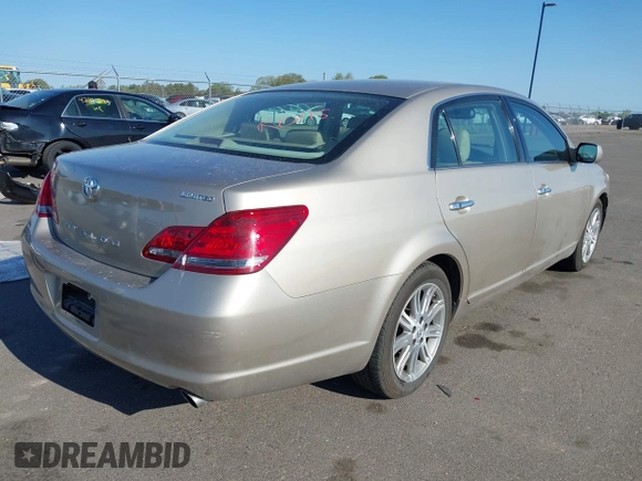 2008 Toyota Avalon XL z VIN 4T1BK36B48U256087, wystawiony jako IAAI lot #42186677 z przebiegiem 191 974 mil mil oraz . Historia ofert i sprzedaży dostępna na DreamBid. Obrazek 4.