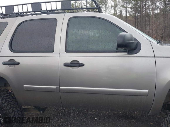 2008 Chevrolet Tahoe Special Service with VIN 1GNFK03058R252177, listed as a IAAI auction lot 41859933 with 176,574 mi miles. Bid and sale history available at carsss.com. Image 13.