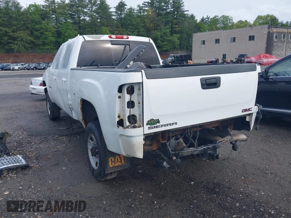 2013 GMC Sierra 2500HD Denali z VIN 1GT125E8XDF238662, wystawiony jako IAAI lot #42253366 z przebiegiem 250 409 mil mil oraz . Historia ofert i sprzedaży dostępna na DreamBid. Obrazek 3.