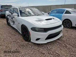 2015 Dodge Charger SRT Hellcat z VIN 2C3CDXL95FH836383, wystawiony jako Copart lot #69593084 z przebiegiem 48 494 mil mil oraz Szkoda całkowita • Salvage title. Historia ofert i sprzedaży dostępna na DreamBid. Obrazek 10.