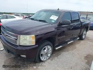 2008 Chevrolet Silverado 1500 LT w/1LT with VIN 2GCEK13J281331057, listed as a IAAI auction lot 41949729 with 276,931 mi miles. Bid and sale history available at carsss.com. Image 21.