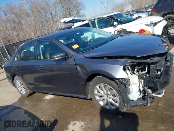 2015 Volkswagen Passat 1.8T Limited Edition with VIN 1VWAT7A33FC015366, listed as a IAAI auction lot 41769888 with 129,117 mi miles. Bid and sale history available at carsss.com. Image 14.