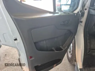2020 Ford Transit Cargo z VIN 1FTYE1C89LKA17335, wystawiony jako IAAI lot #42561511 z przebiegiem 276 728 mil mil oraz . Historia ofert i sprzedaży dostępna na DreamBid. Obrazek 1.