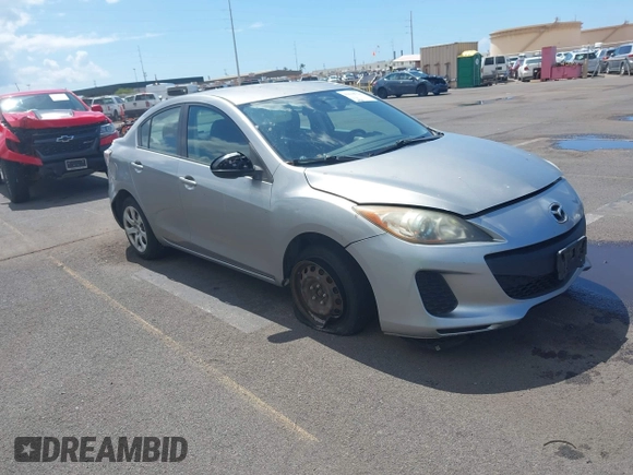 2013 Mazda 3 i Sport z VIN JM1BL1U74D1735108, wystawiony jako IAAI lot #42138724 z przebiegiem 114 856 mil mil oraz . Historia ofert i sprzedaży dostępna na DreamBid. Obrazek 1.