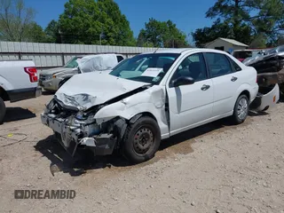 2007 Ford Focus S with VIN 1FAFP34N17W124403, listed as a IAAI auction lot 42021135 with 178,896 mi miles and . Bid and sale history available at carsss.com. Image 2.