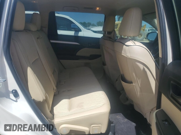 2015 Toyota Highlander LE Plus z VIN 5TDZKRFH6FS117476, wystawiony jako Copart lot #52249075 z przebiegiem 106 474 mil mil oraz Czysty tytuł • Clean title. Historia ofert i sprzedaży dostępna na DreamBid. Obrazek 10.