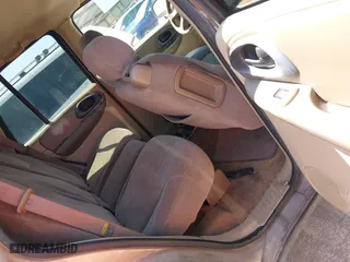 2004 Chevrolet TrailBlazer LS with VIN 1GNDT13S842332717, listed as a IAAI auction lot 41970692 with 261,212 mi miles. Bid and sale history available at carsss.com. Image 8.