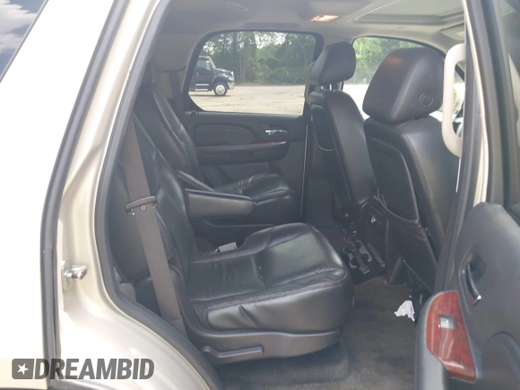 2008 Cadillac Escalade z VIN 1GYEC63868R143876, wystawiony jako IAAI lot #42177747 z przebiegiem 204 770 mil mil oraz . Historia ofert i sprzedaży dostępna na DreamBid. Obrazek 8.