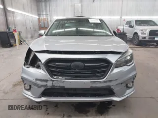 2019 Subaru Legacy Special Sports z VIN 4S3BNAR6XK3023522, wystawiony jako IAAI lot #41235952 z przebiegiem 172 673 mil mil oraz . Historia ofert i sprzedaży dostępna na DreamBid. Obrazek 13.