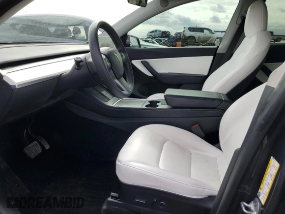 2021 Tesla Model Y Long Range with VIN 5YJYGDEE5MF269466, listed as a Copart auction lot 45603795 with 70,924 mi miles and Salvage Title. Bid and sale history available at DreamBid. Image 7.