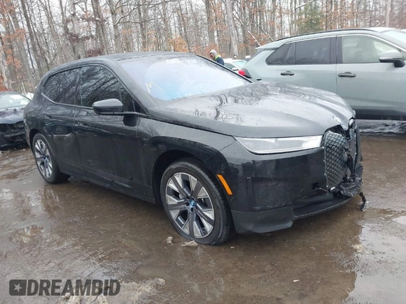 2024 BMW iX xDrive50 z VIN WB523CF04RCR31259, wystawiony jako IAAI lot #41559235 z przebiegiem Nie podano mil oraz . Historia ofert i sprzedaży dostępna na DreamBid. Obrazek 1.