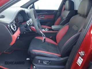 2023 Bentley Bentayga z VIN SJAAT2ZV8PC021680, wystawiony jako Copart lot #39350374 z przebiegiem 2441 mil mil oraz . Historia ofert i sprzedaży dostępna na DreamBid. Obrazek 7.