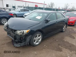 2012 Toyota Camry L with VIN 4T1BF1FK8CU145821, listed as a IAAI auction lot 42007078 with 77,607 mi miles. Bid and sale history available at carsss.com. Image 2.