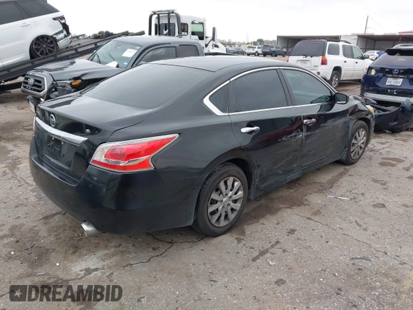 2015 Nissan Altima S z VIN 1N4AL3AP7FN884254, wystawiony jako IAAI lot #41390369 z przebiegiem 131 329 mil mil oraz . Historia ofert i sprzedaży dostępna na DreamBid. Obrazek 4.