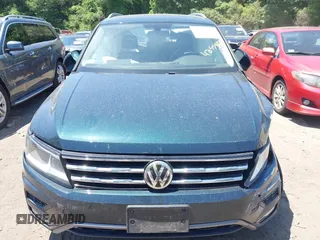 2018 Volkswagen Tiguan SEL with VIN 3VV2B7AX9JM058518, listed as a IAAI auction lot 42558129 with 82,807 mi miles and . Bid and sale history available at DreamBid. Image 12.