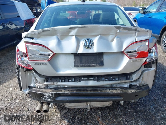 2011 Volkswagen Jetta SE z VIN 3VWDZ7AJ9BM367581, wystawiony jako IAAI lot #42032765 z przebiegiem 136 472 mil mil oraz . Historia ofert i sprzedaży dostępna na DreamBid. Obrazek 6.