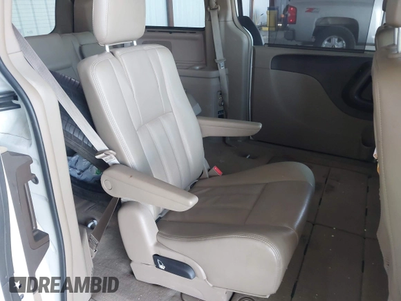 2014 Chrysler Town & Country Touring-L with VIN 2C4RC1CG2ER312444, listed as a IAAI auction lot 42050774 with 124,010 mi miles. Bid and sale history available at carsss.com. Image 8.
