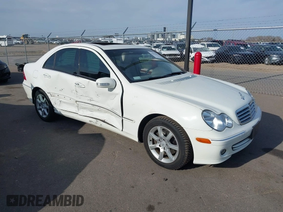 2007 Mercedes-Benz C 280 Luxury z VIN WDBRF54H47A931316, wystawiony jako IAAI lot #42051676 z przebiegiem 109 449 mil mil oraz . Historia ofert i sprzedaży dostępna na DreamBid. Obrazek 1.