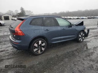 2024 Volvo XC60 Recharge Plug-In Hybrid Plus Dark Theme with VIN YV4H60DL4R1730276, listed as a Copart auction lot 82150614 with 17,300 mi miles and Salvage Title. Bid and sale history available at carsss.com. Image 3.