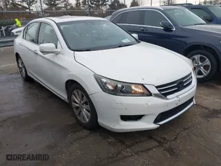 2013 Honda Accord Sdn EX-L with VIN 1HGCR2F84DA120459, listed as a IAAI auction lot 41331166 with 268,428 mi miles. Bid and sale history available at carsss.com. Image 1.