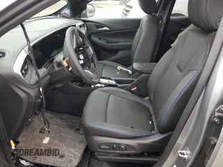 2025 Buick Encore GX Sport Touring с VIN KL4AMDSL9SB012043, выставлен на аукционе Copart как лот 53278345 с пробегом Не указан миль и Списание • Salvage title. История ставок и продаж доступна на DreamBid. Изображение 7.