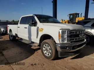 2023 Ford F-250 XL with VIN 1FT7W2BN7PED35643, listed as a Copart auction lot 51082815 with 58,614 mi miles and Salvage Title. Bid and sale history available at DreamBid. Image 4.