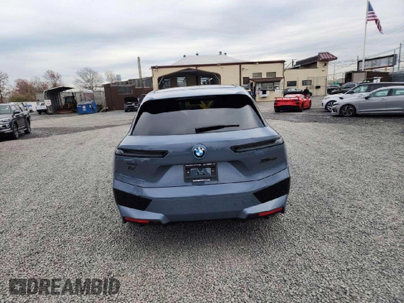 2024 BMW iX M60 z VIN WB533CF08RCR13397, wystawiony jako Copart lot #79058994 z przebiegiem 216 mil mil oraz Szkoda całkowita • Salvage title. Historia ofert i sprzedaży dostępna na DreamBid. Obrazek 6.
