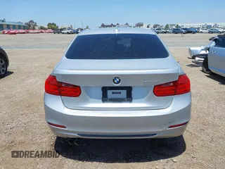 2014 BMW 3 Series 328i z VIN WBA3C1C54EK113086, wystawiony jako IAAI lot #42339836 z przebiegiem 68 259 mil mil oraz . Historia ofert i sprzedaży dostępna na DreamBid. Obrazek 17.