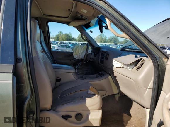 2001 Ford Expedition Eddie Bauer с VIN 1FMRU17WX1LB77470, выставлен на аукционе Copart как лот 86976254 с пробегом Не указан миль и На запчасти • Non repairable. История ставок и продаж доступна на DreamBid. Изображение 7.
