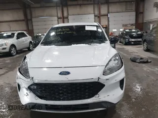 2020 Ford Escape SE Sport Hybrid with VIN 1FMCU0BZ5LUB09995, listed as a IAAI auction lot 41552803 with 138,093 mi miles and . Bid and sale history available at carsss.com. Image 13.