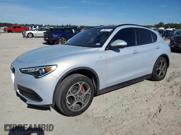 2022 Alfa Romeo Stelvio Veloce z VIN ZASPAKBN3N7D45240, wystawiony jako Copart lot #84031714 z przebiegiem 29 254 mil mil oraz Szkoda całkowita • Salvage title. Historia ofert i sprzedaży dostępna na DreamBid. Obrazek 1.