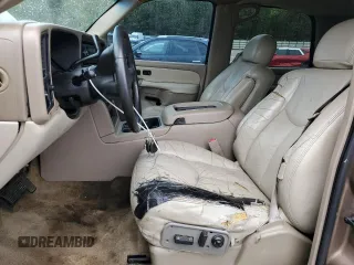 2003 Chevrolet Tahoe LT with VIN 1GNEC13Z83R217655, listed as a Copart auction lot 52089175 with 204,015 mi miles and Salvage title. Bid and sale history available at DreamBid. Image 7.