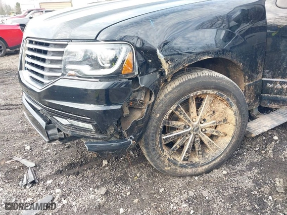 2016 Lincoln Navigator L Select with VIN 5LMJJ3JT3GEL08250, listed as a IAAI auction lot 41458595 with 290,005 mi miles. Bid and sale history available at carsss.com. Image 6.