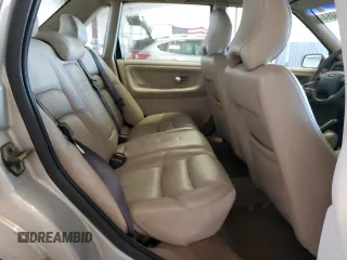 2000 Volvo S70 z VIN YV1LS56D5Y2653853, wystawiony jako Copart lot #75945864 z przebiegiem 226 988 mil mil oraz Szkody całkowita. Historia ofert i sprzedaży dostępna na DreamBid. Obrazek 10.