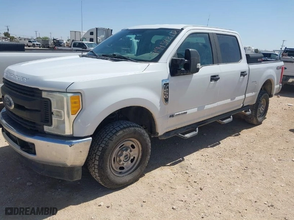 2017 Ford Super Duty F-250 SRW Lariat with VIN 1FT7W2BT0HEB13591, listed as a IAAI auction lot 41945431 with 237,275 mi miles. Bid and sale history available at carsss.com. Image 2.